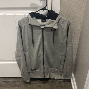 Men’s Oakley zip up hoodie, size small